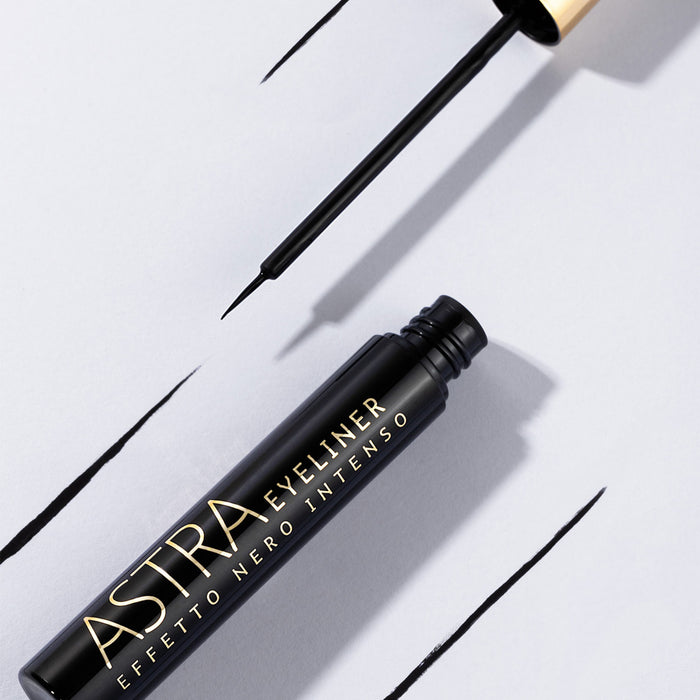 Delineador Líquido Astra Eyeliner Nro. 01 Black X 6Ml